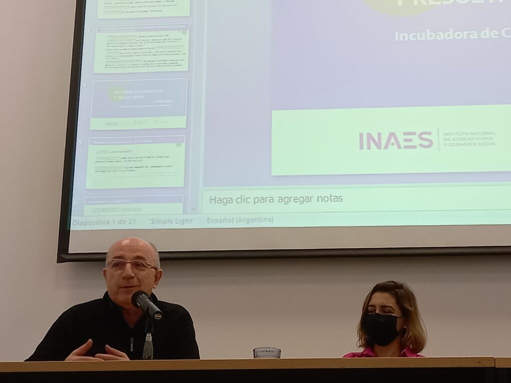 Con la presencia de la mutual Carlos Mugica, presentaron conclusiones de incubadoras de reciclaje